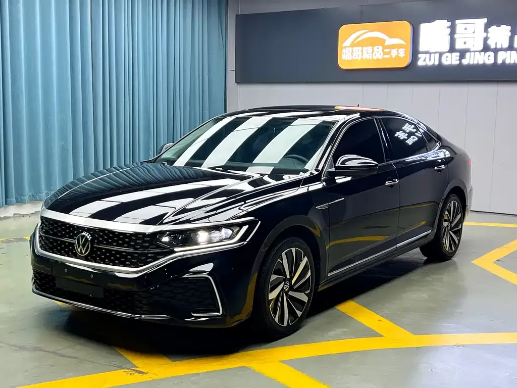 Volkswagen Passat — фото 1