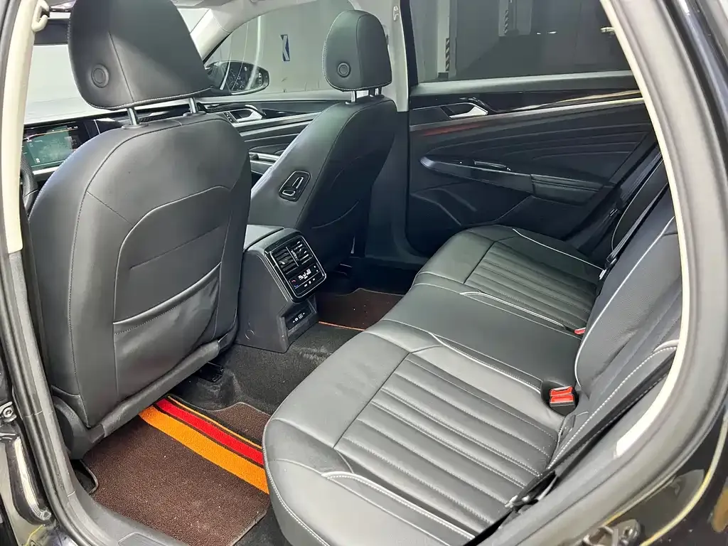 Volkswagen Passat — фото 6