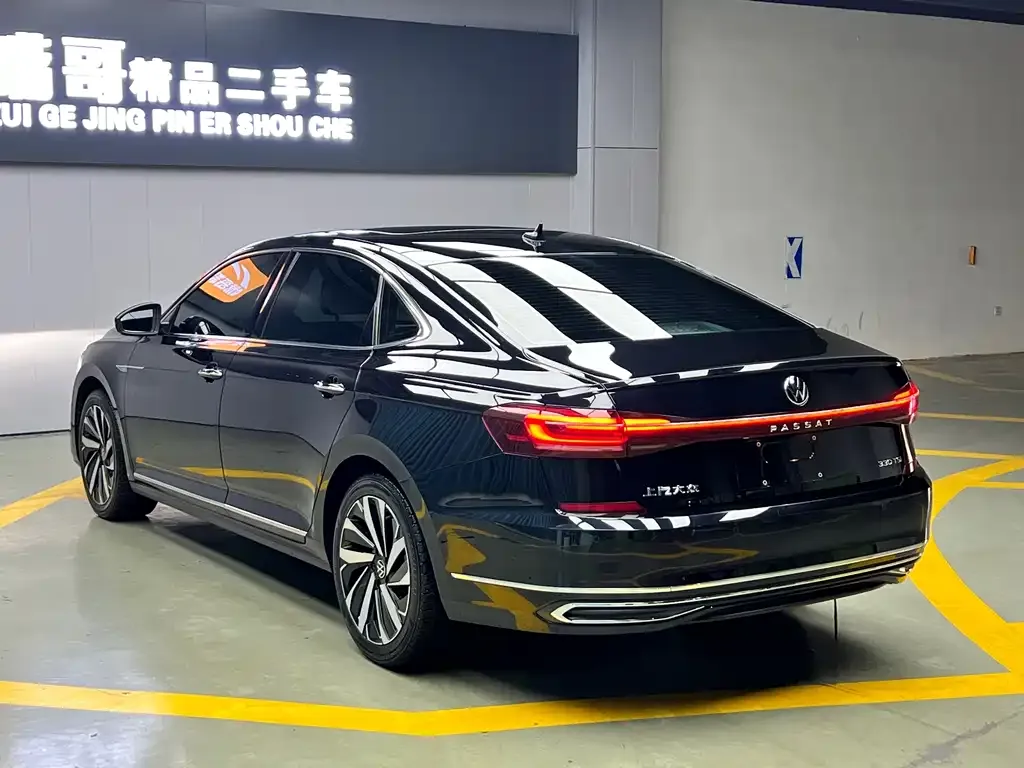 Volkswagen Passat — фото 9