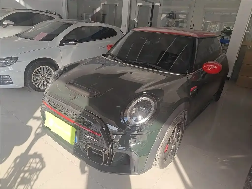 MINI JCW (John Cooper Works) — фото 1