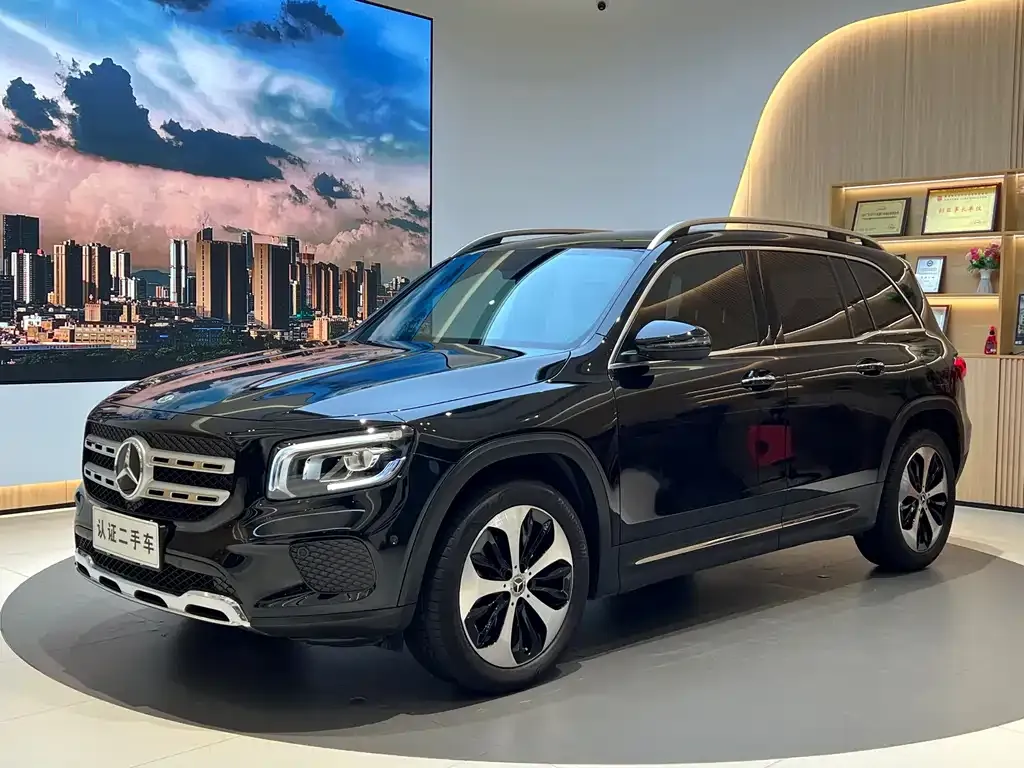 Mercedes-Benz GLB — фото 1
