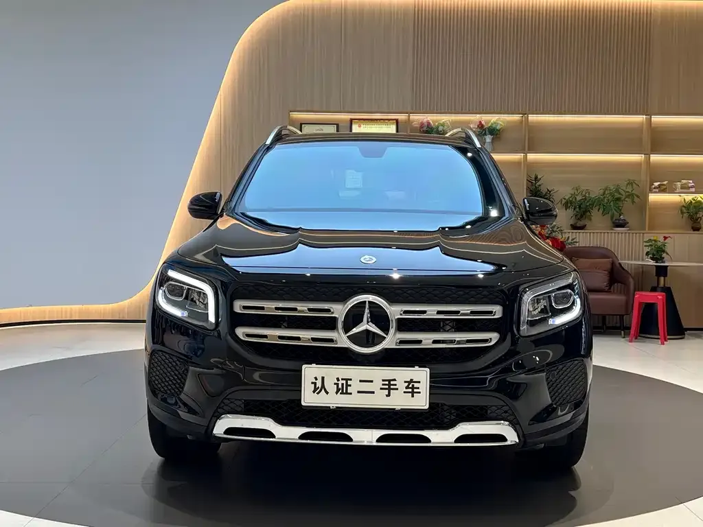 Mercedes-Benz GLB — фото 2