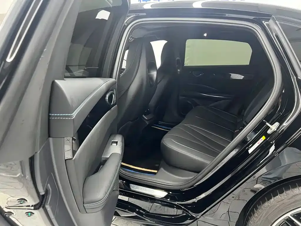 BYD Seal — фото 6