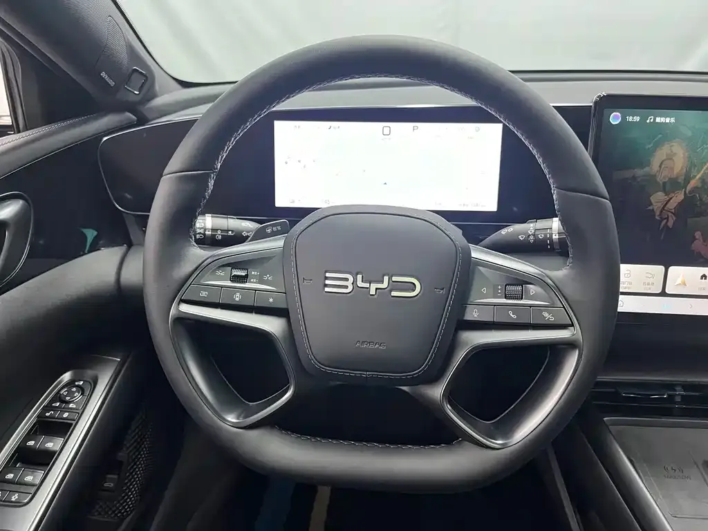BYD Seal — фото 9