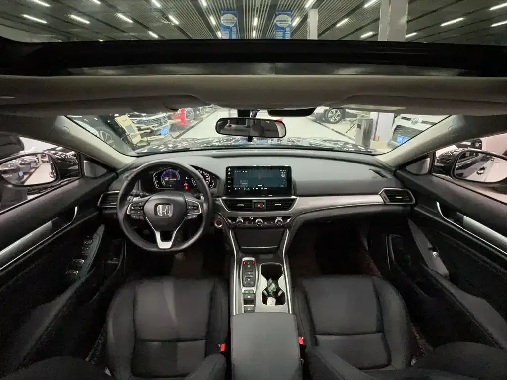 Honda Accord — фото 10