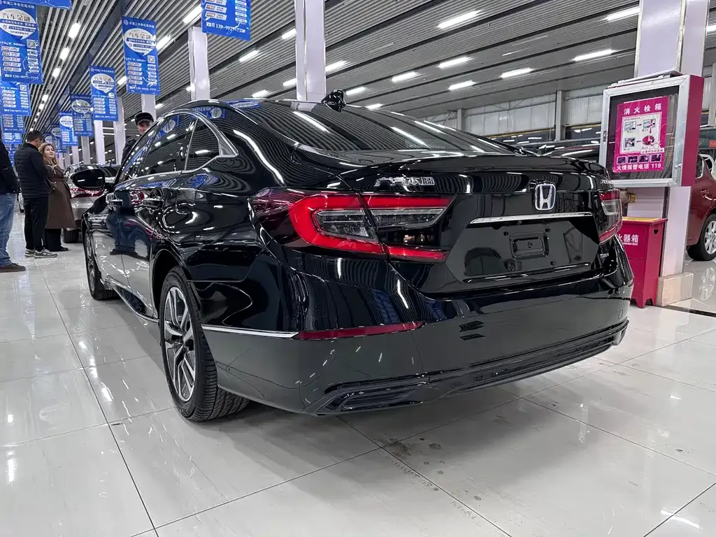 Honda Accord — фото 4