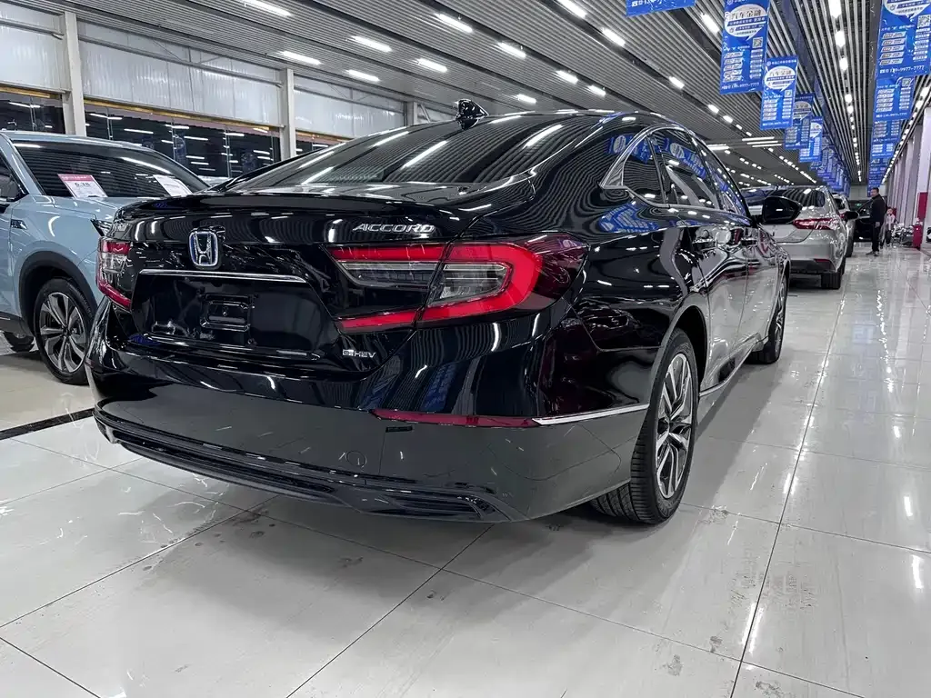 Honda Accord — фото 6