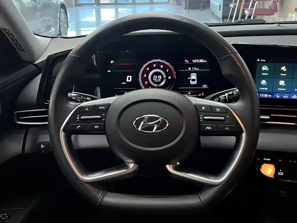 Hyundai Elantra — фото 10