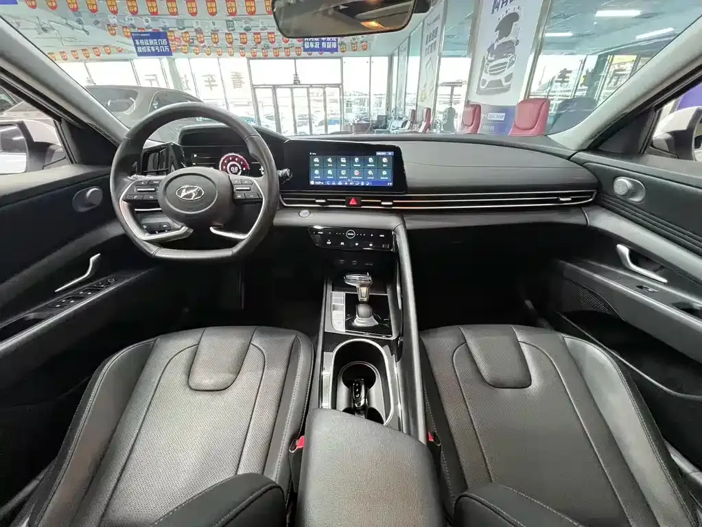 Hyundai Elantra — фото 9