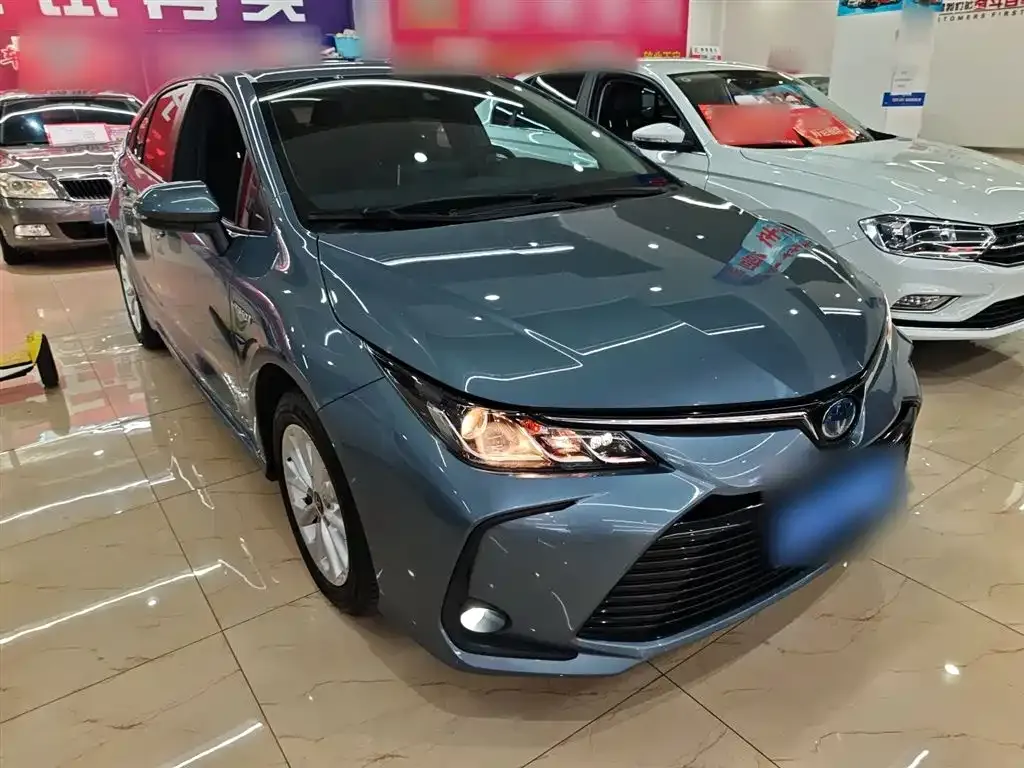 Toyota Corolla — фото 4