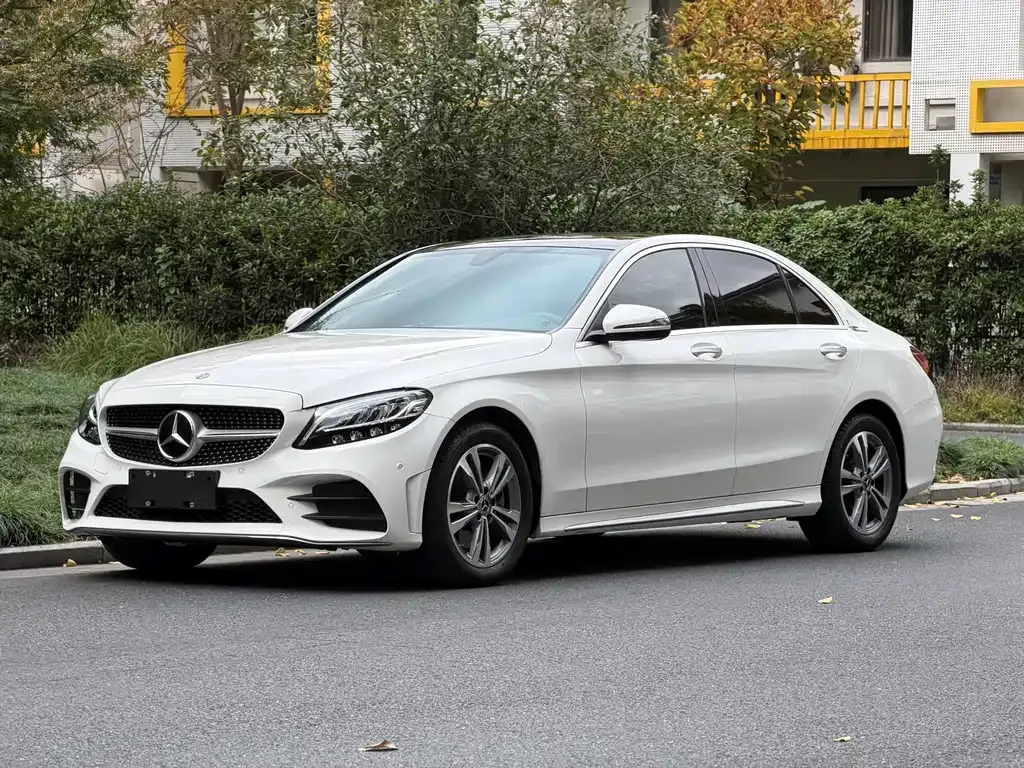 Mercedes-Benz C-Class — фото 1