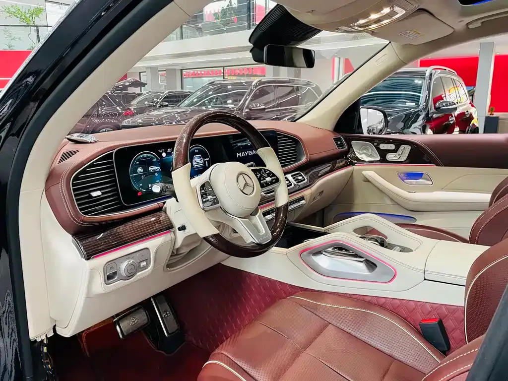 Mercedes-Benz GLS — фото 8