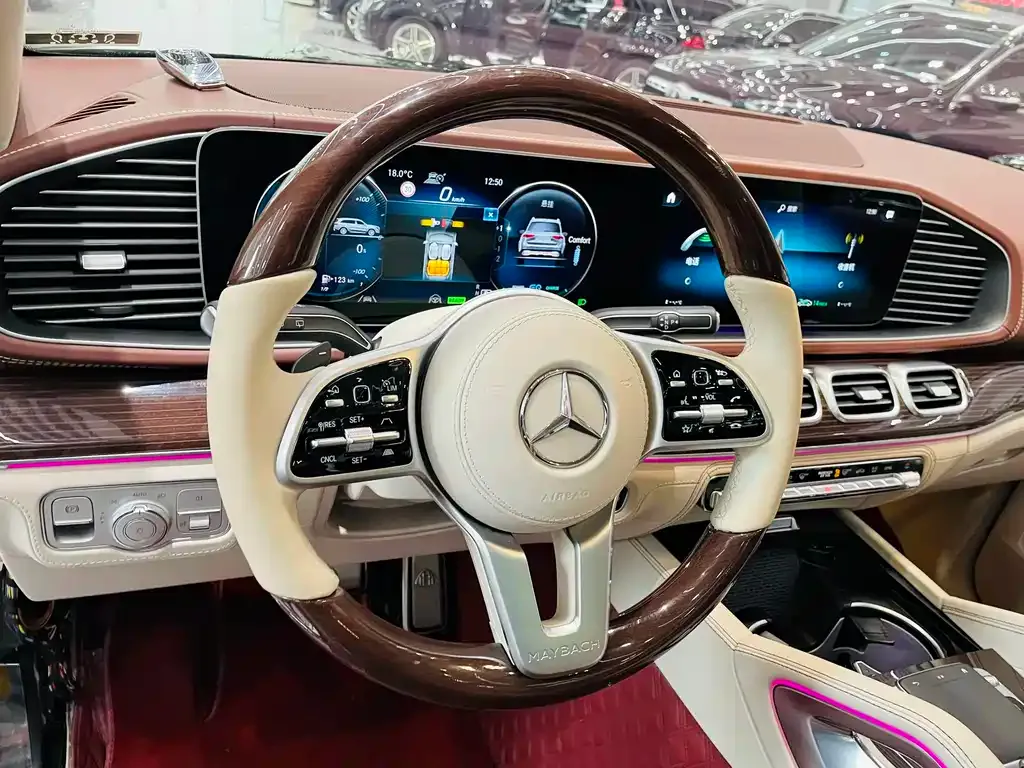 Mercedes-Benz GLS — фото 9