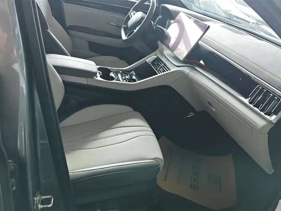BYD Hiace 07 DM-i — фото 8