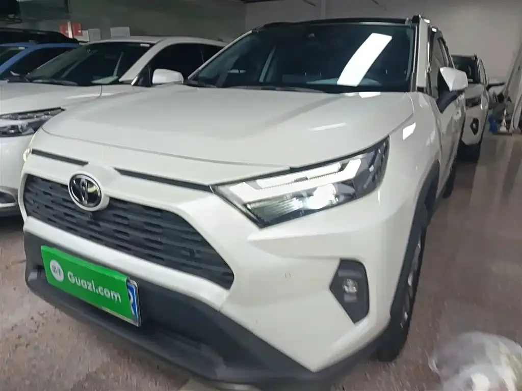 Toyota RAV4 — фото 3