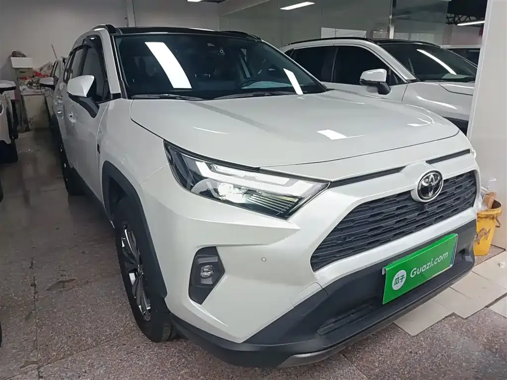 Toyota RAV4 — фото 4