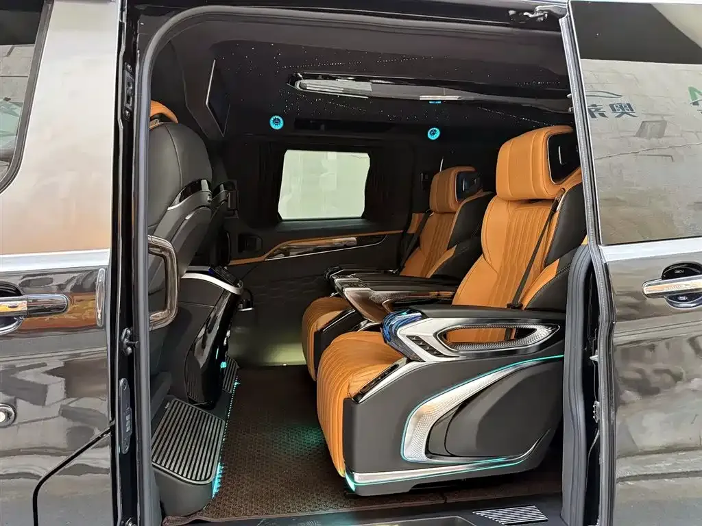 Ford Tourneo — фото 10