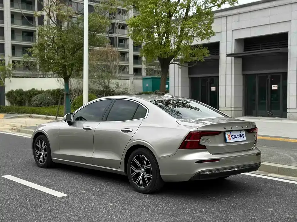 Volvo S60 — фото 3