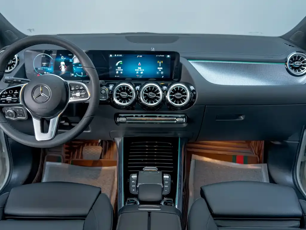 Mercedes-Benz GLA — фото 10