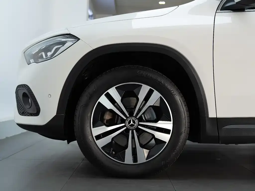 Mercedes-Benz GLA — фото 8