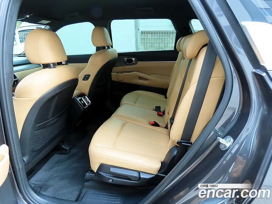 Kia Sorento — фото 6