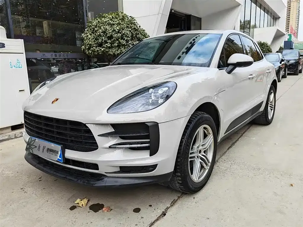 Porsche Macan — фото 1