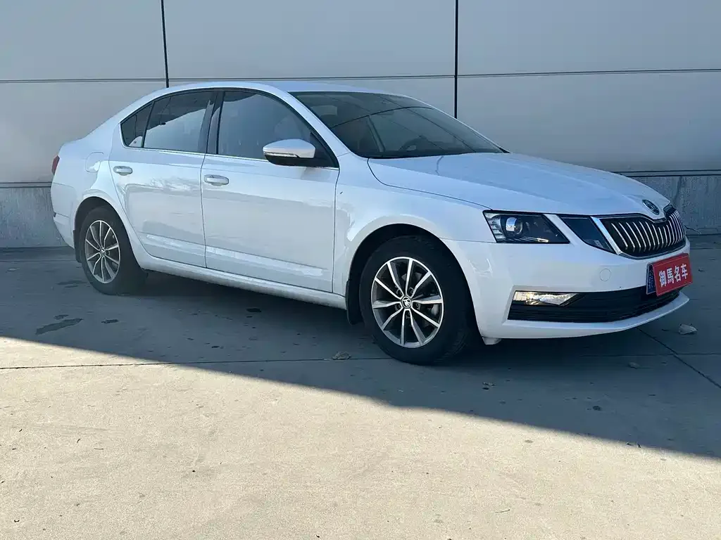 Skoda Octavia — фото 3