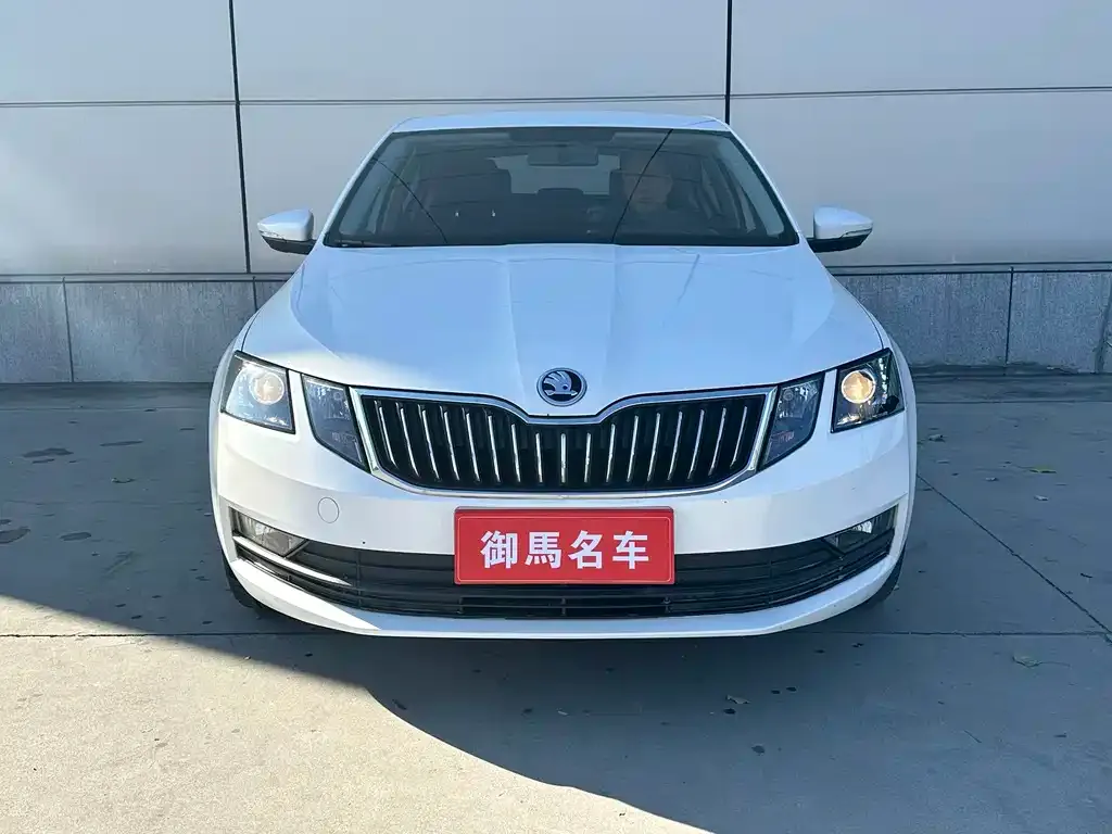 Skoda Octavia — фото 4