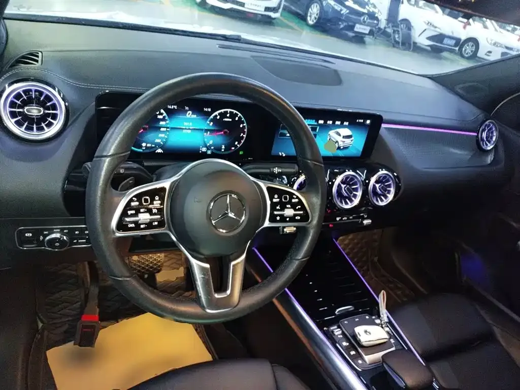 Mercedes-Benz GLA — фото 10