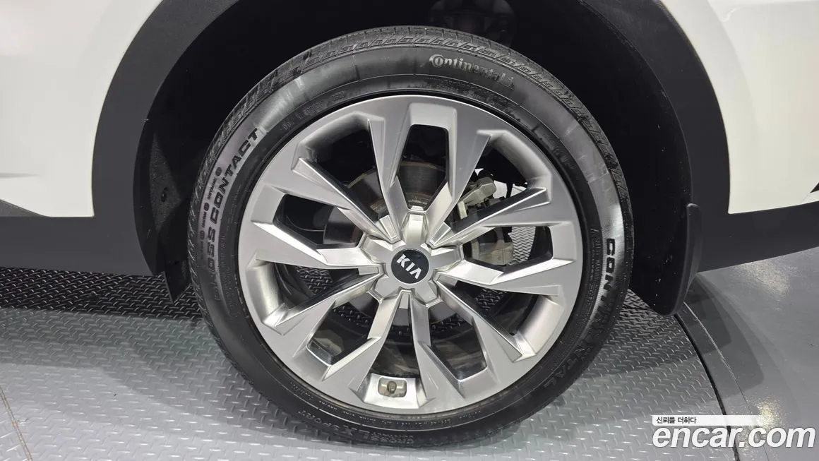 Kia Sorento — фото 5