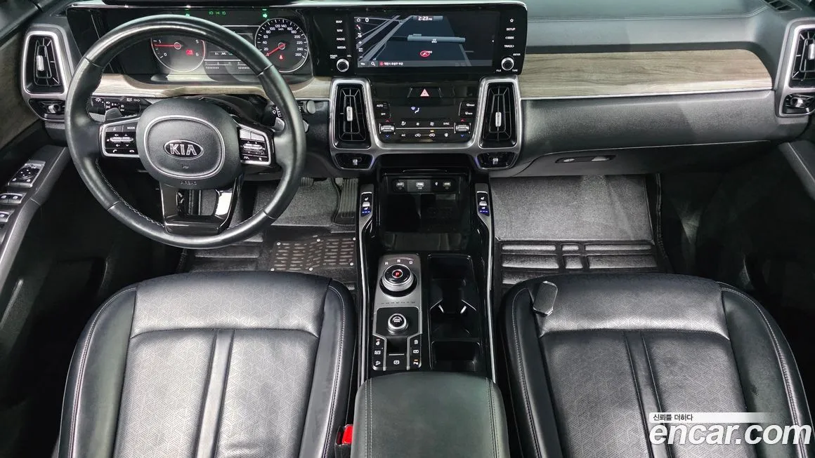 Kia Sorento — фото 7