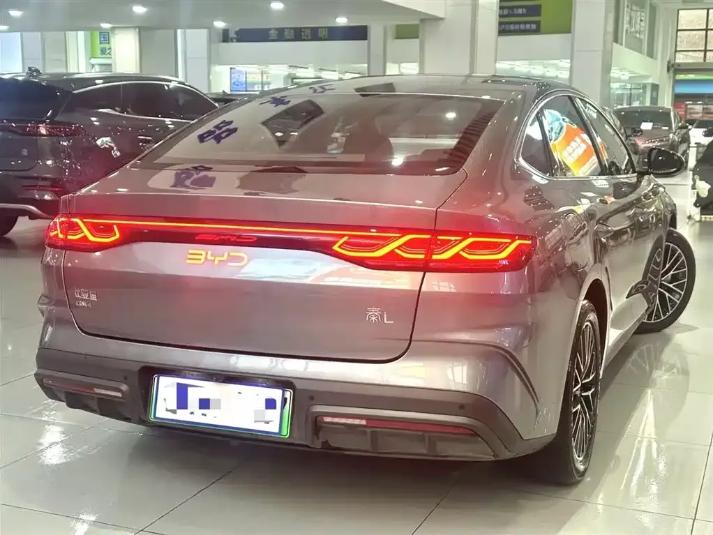BYD Qin L — фото 9