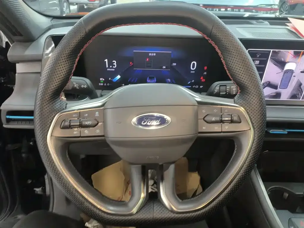 Ford Edge — фото 10
