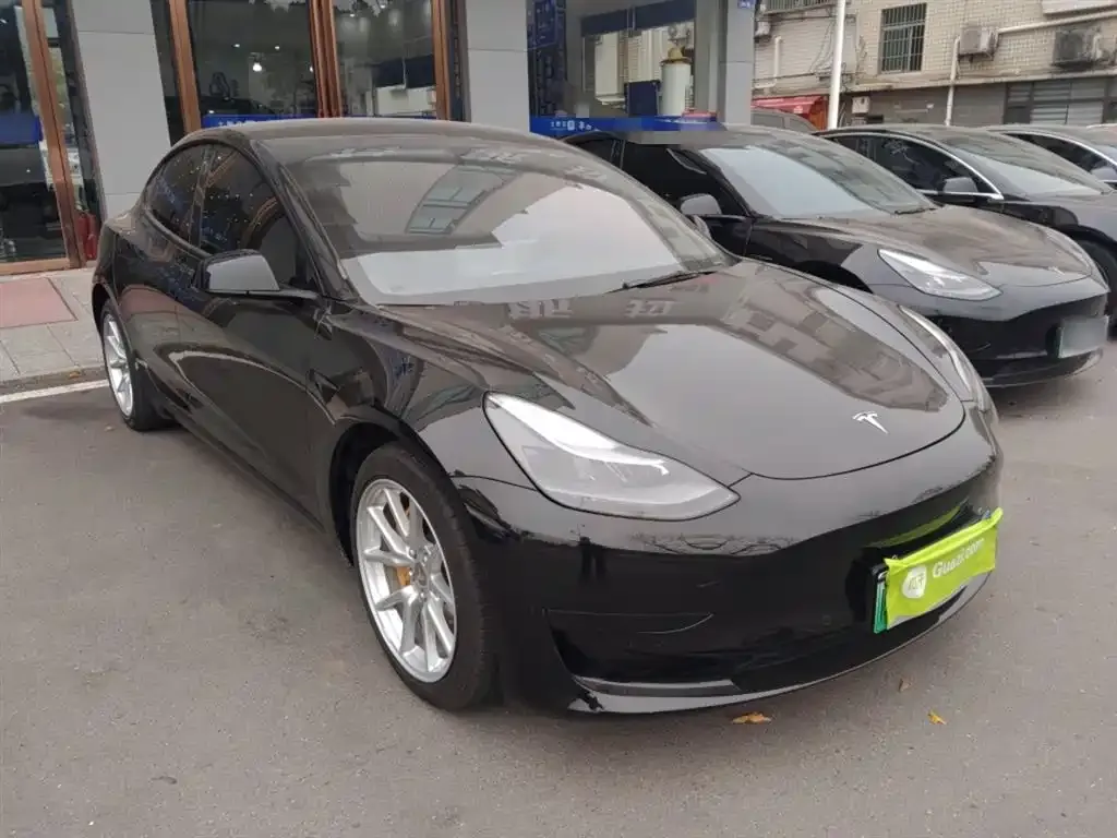 Tesla Model 3 — фото 4