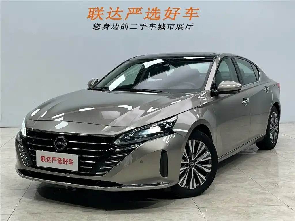 Nissan Teana — фото 1