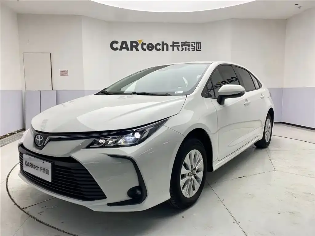 Toyota Corolla — фото 1