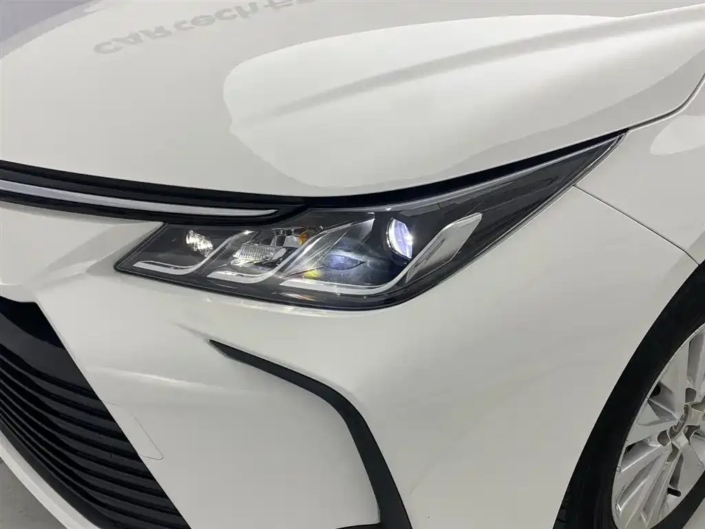 Toyota Corolla — фото 6