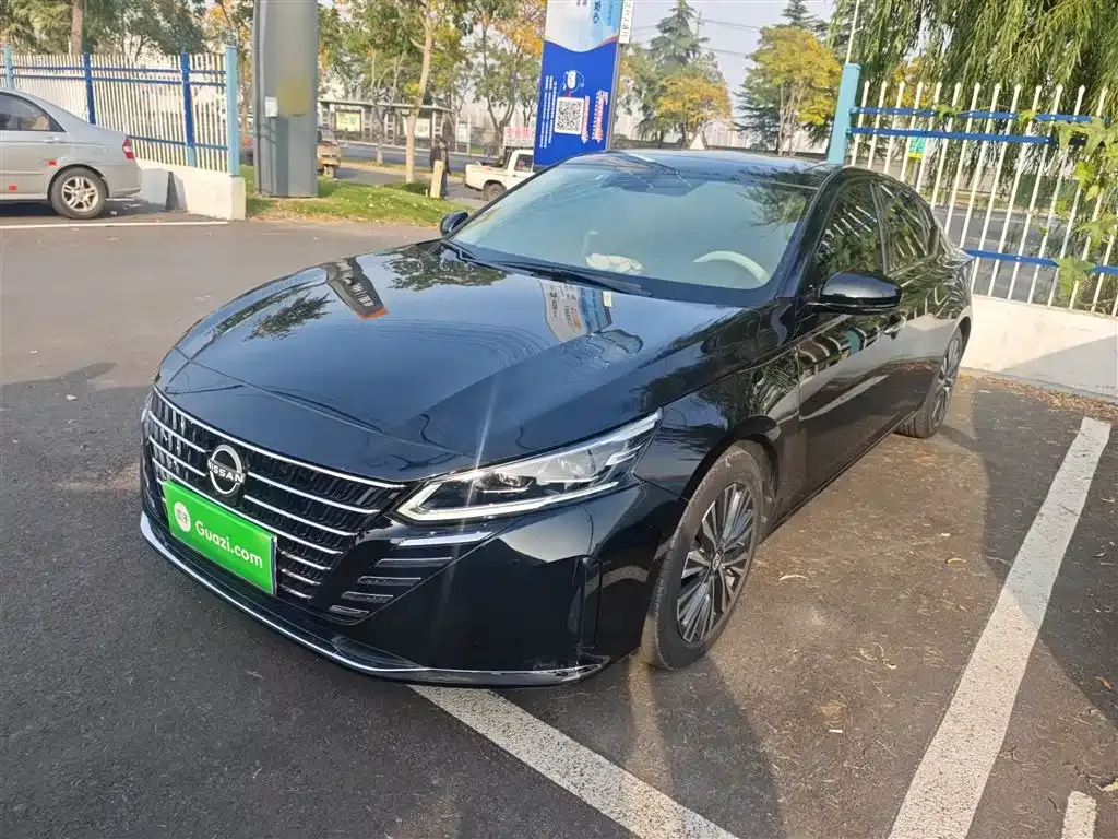 Nissan Teana — фото 1