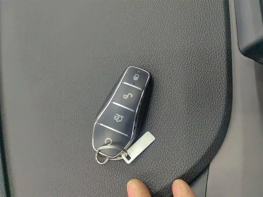 BYD Seal 05 DM-i — фото 9