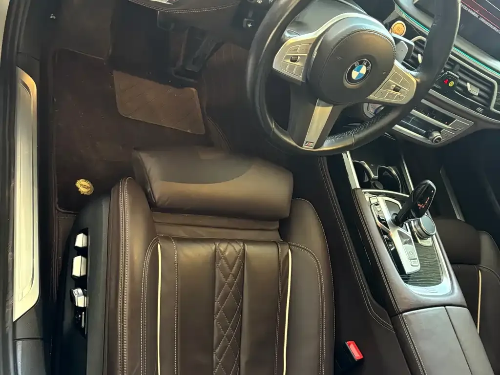 BMW 7 Series — фото 4