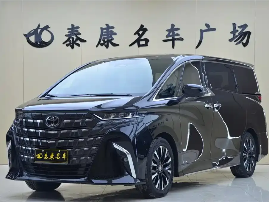 Toyota Alphard — фото 1