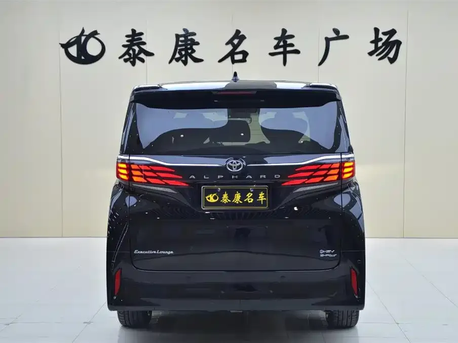 Toyota Alphard — фото 3