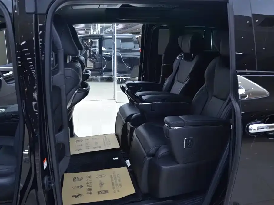 Toyota Alphard — фото 5