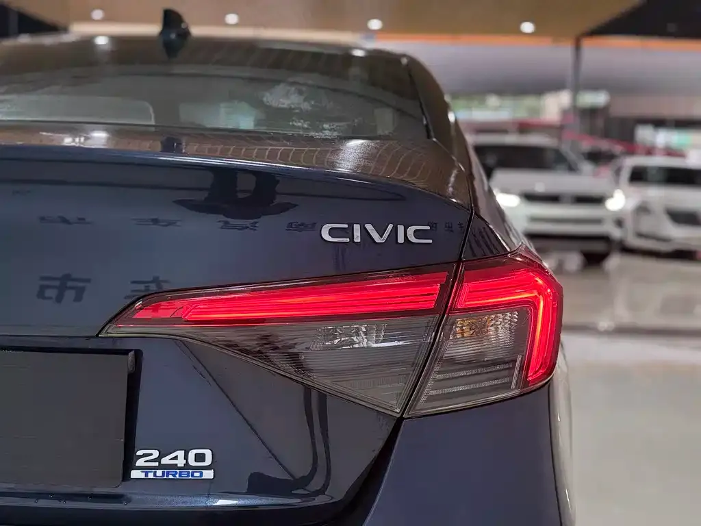 Honda Civic — фото 10