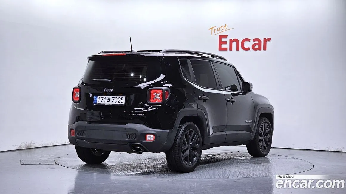 Jeep Renegade — фото 2