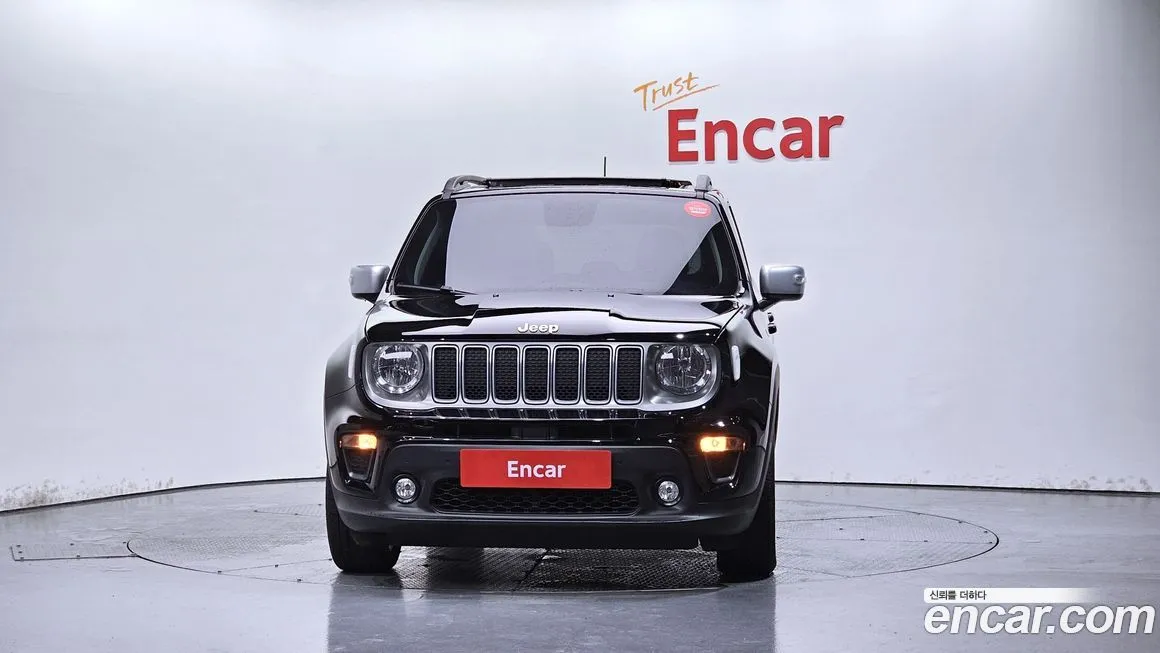Jeep Renegade — фото 3