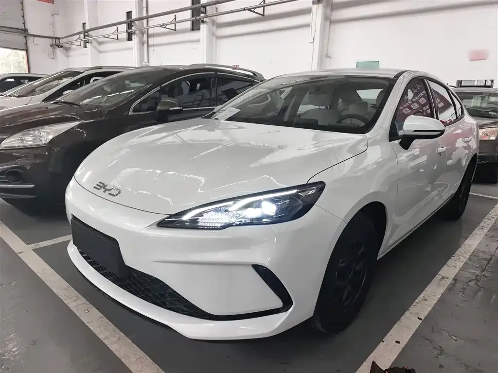 BYD Seal 05 DM-i — фото 2