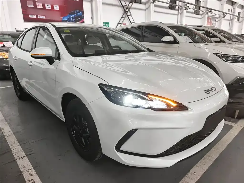 BYD Seal 05 DM-i — фото 4
