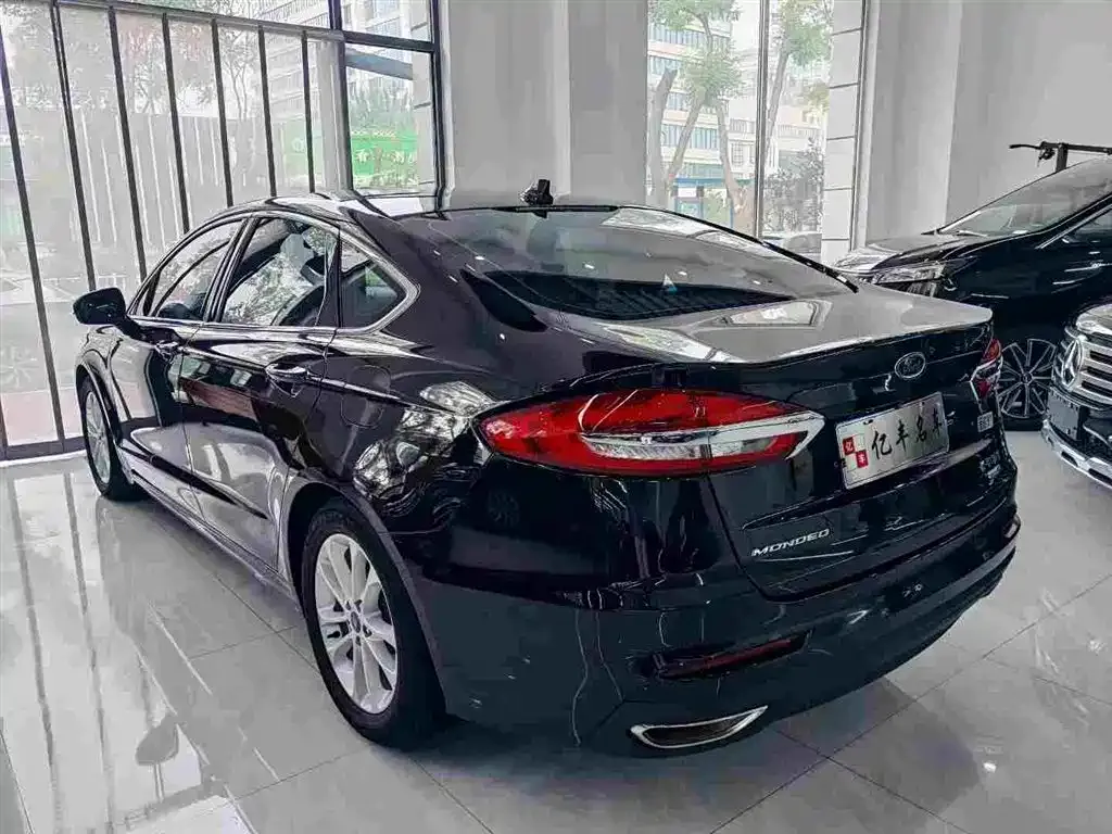 Ford Mondeo — фото 6