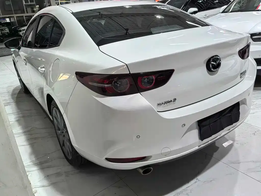 Mazda 3 Axela — фото 4
